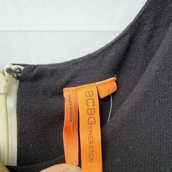 BCBGeneration Beige Black Color Block Scoop Neck Sleevless Dress 2 - Picture 5 of 13